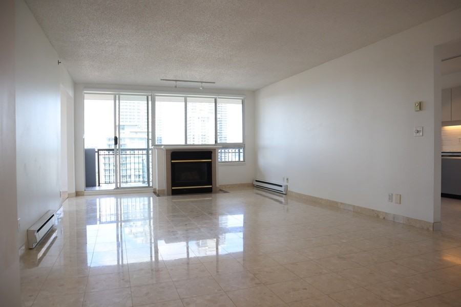 551 Austin Ave - Photo 4 of 41