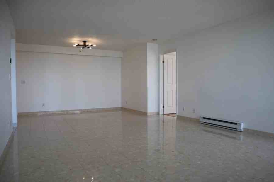551 Austin Ave - Photo 5 of 41