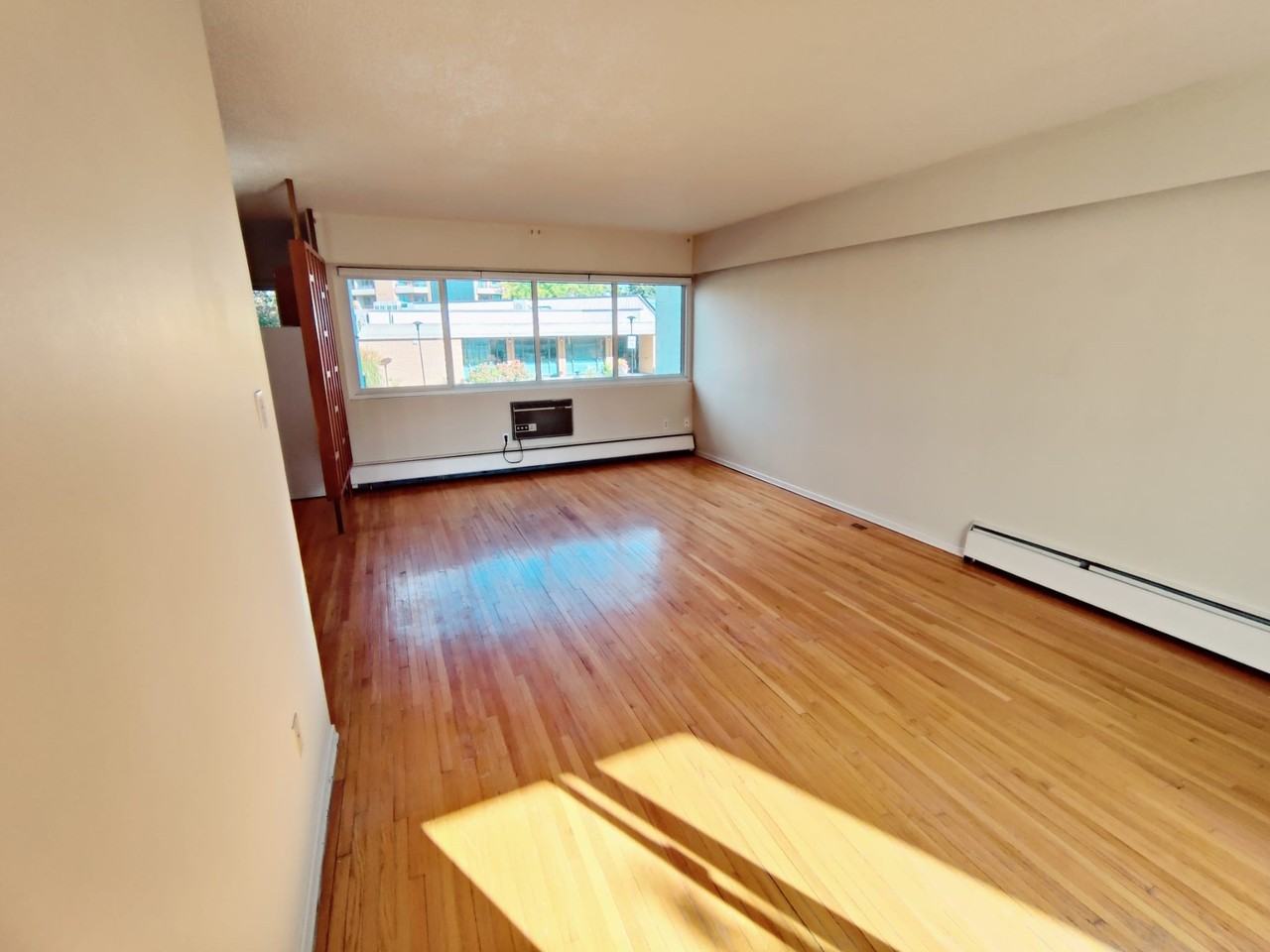 471 Winnipeg St - Photo 2 of 20