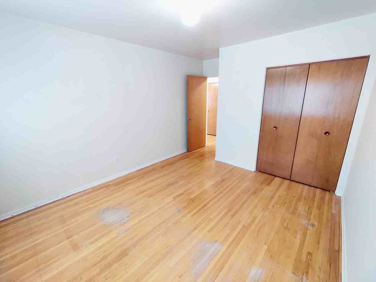471 Winnipeg St - Photo 6 of 20