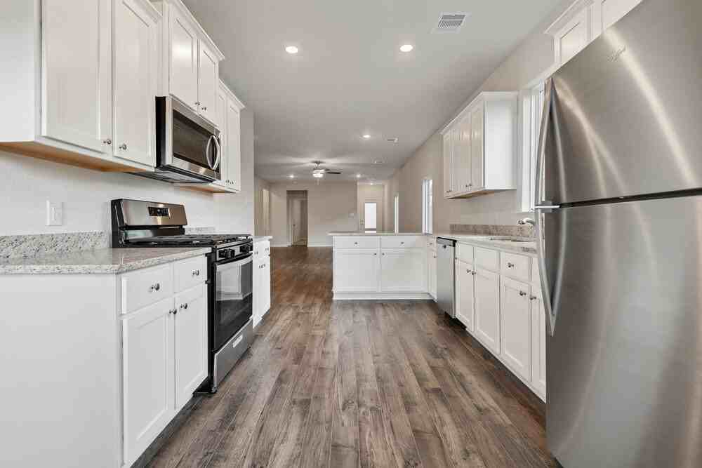 15667 Plum Brook Dr - Photo 7 of 21