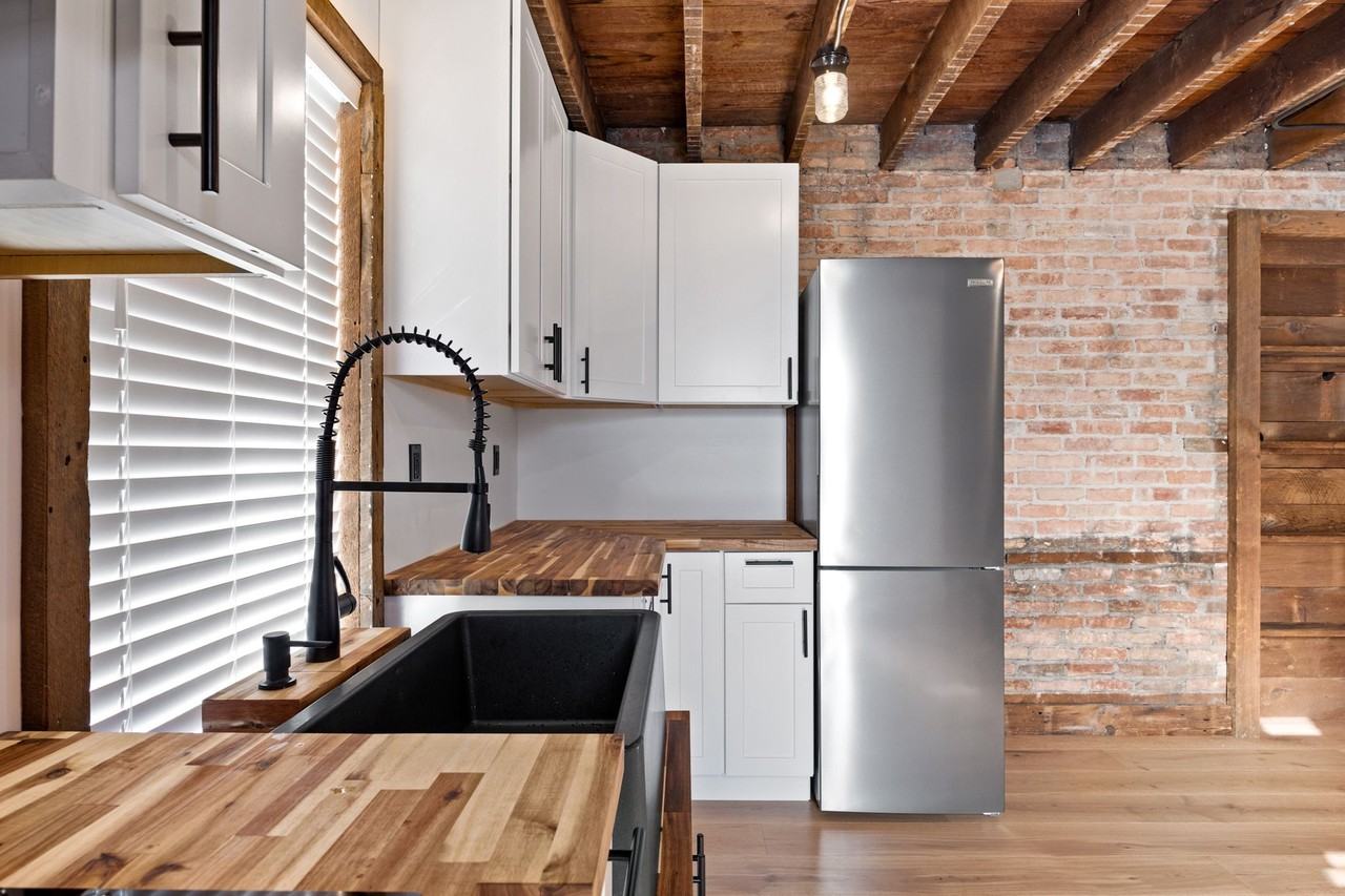 3165 Sandwich St #3 - Photo 6 of 24