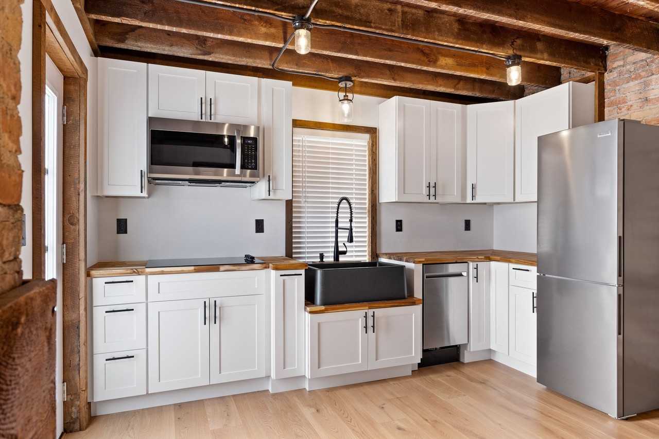 3165 Sandwich St #3 - Photo 7 of 24