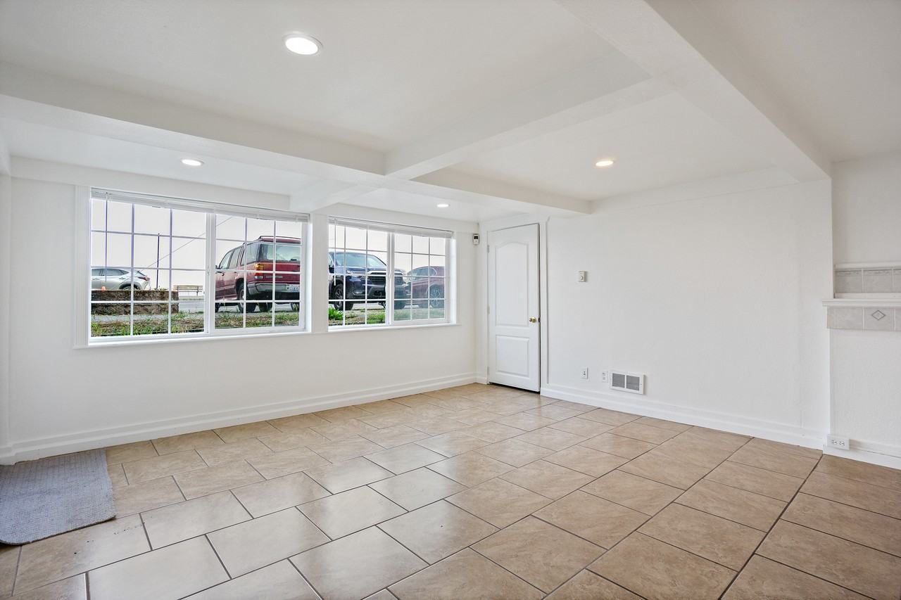 2136 Alki Ave Sw #102 - Photo 3 of 21
