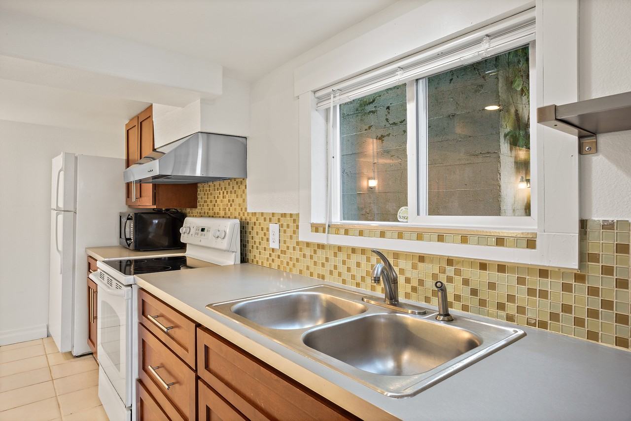 2136 Alki Ave Sw #102 - Photo 4 of 21
