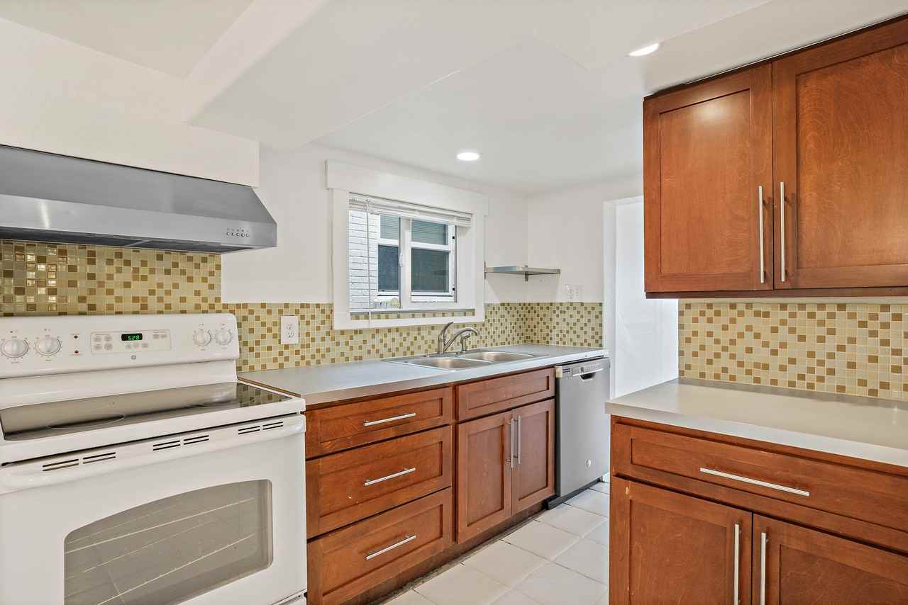 2136 Alki Ave Sw #102 - Photo 5 of 21