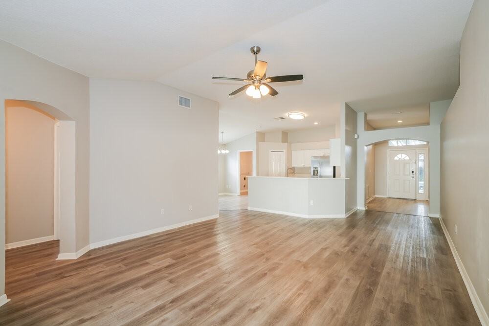 3304 Pin Oak Ln - Photo 3 of 16
