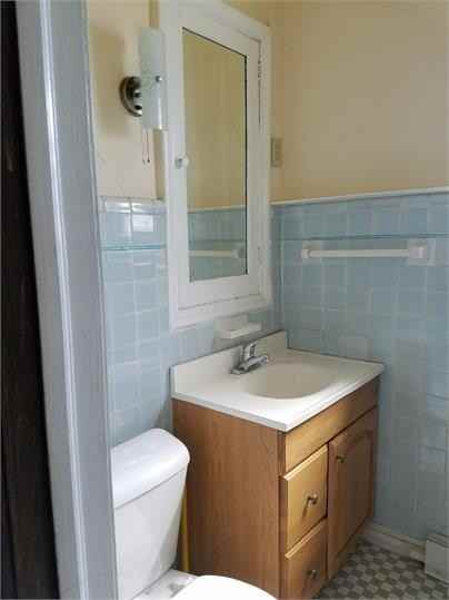 624 W Stephenson St #2 - Photo 3 of 10