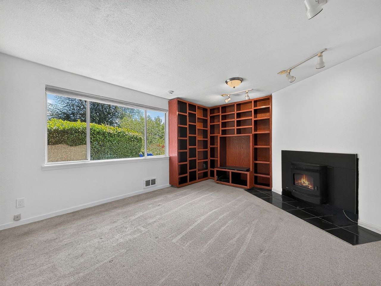5025 S 167th St #1 - Photo 5 of 24