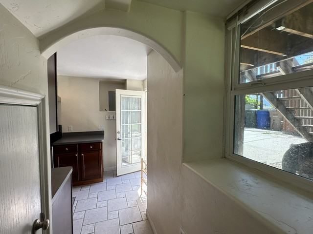 322 E 6th Ave #DOWN - Photo 4 of 19