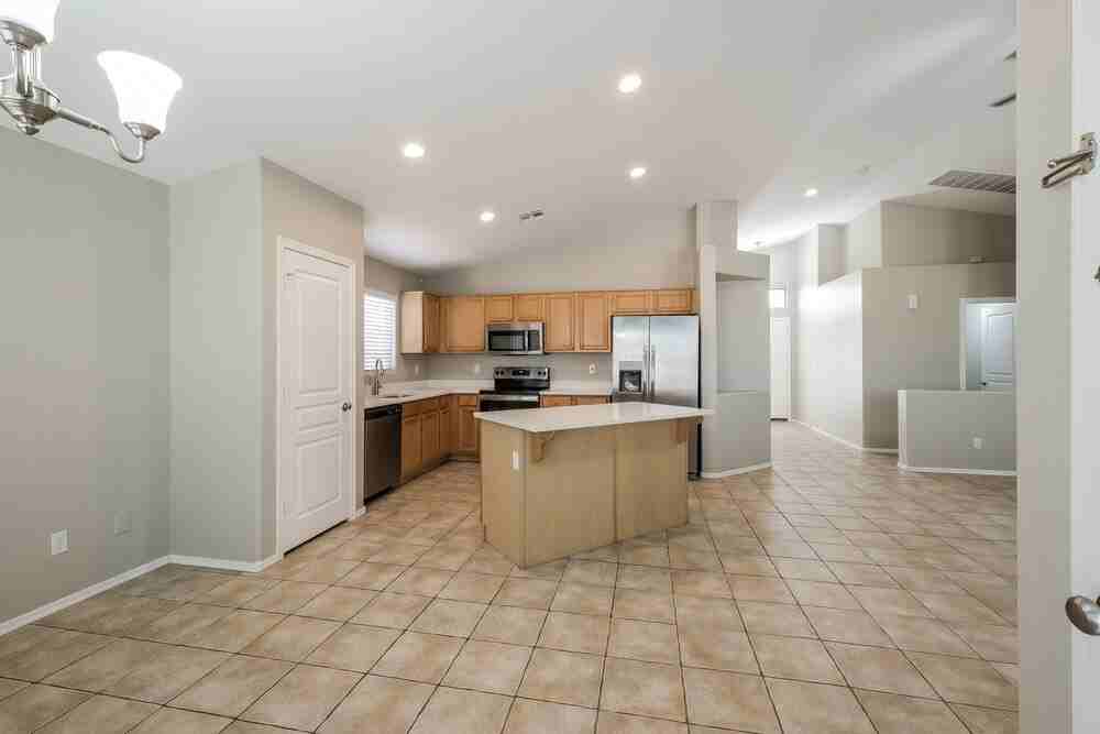 24616 N 65th Ave - Photo 5 of 16
