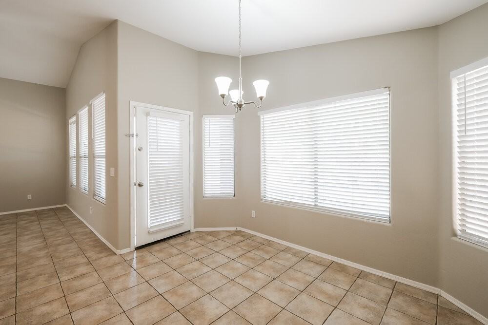 24616 N 65th Ave - Photo 6 of 16
