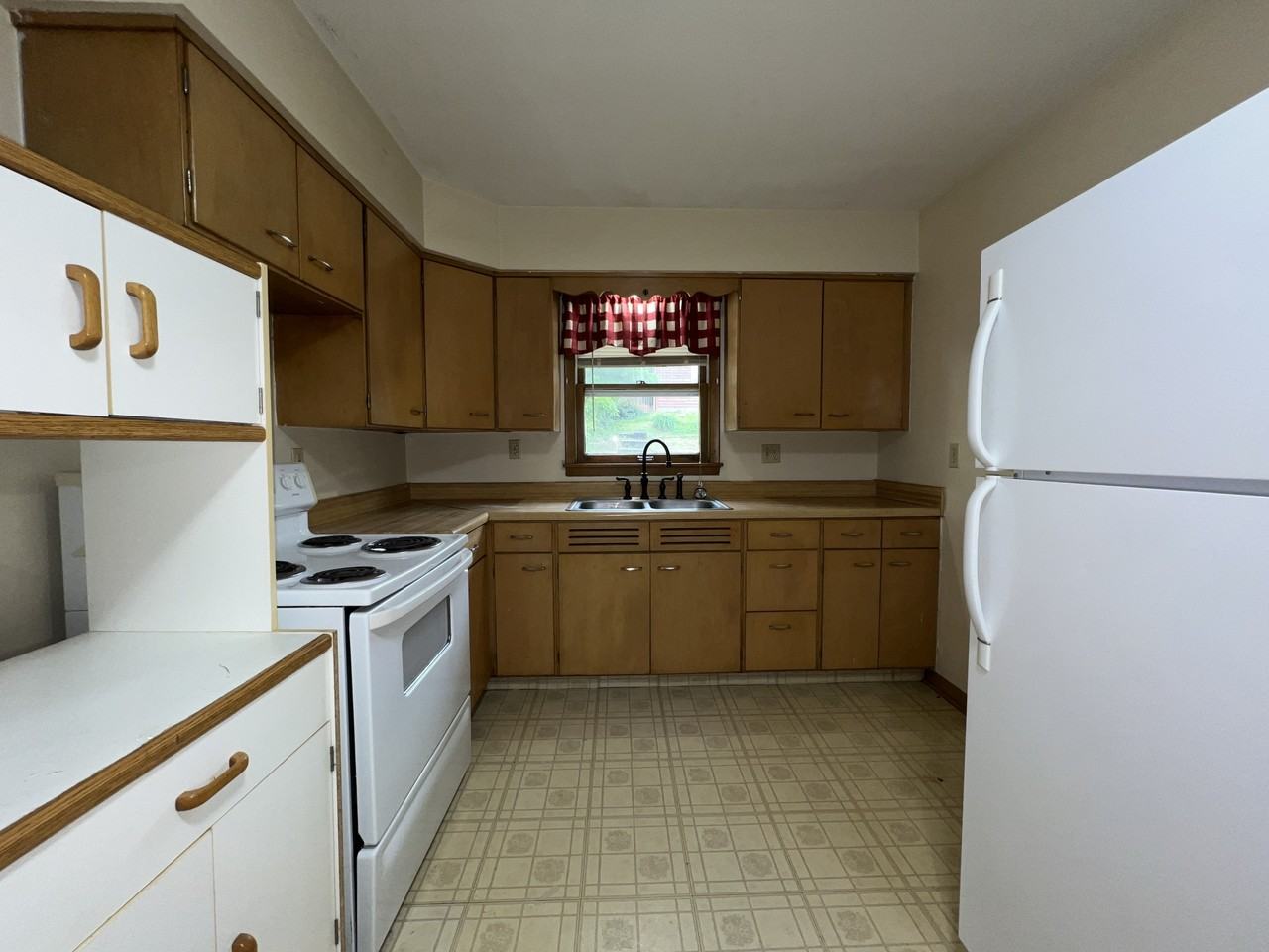 2296 Woodworth St #1 - Photo 6 of 18