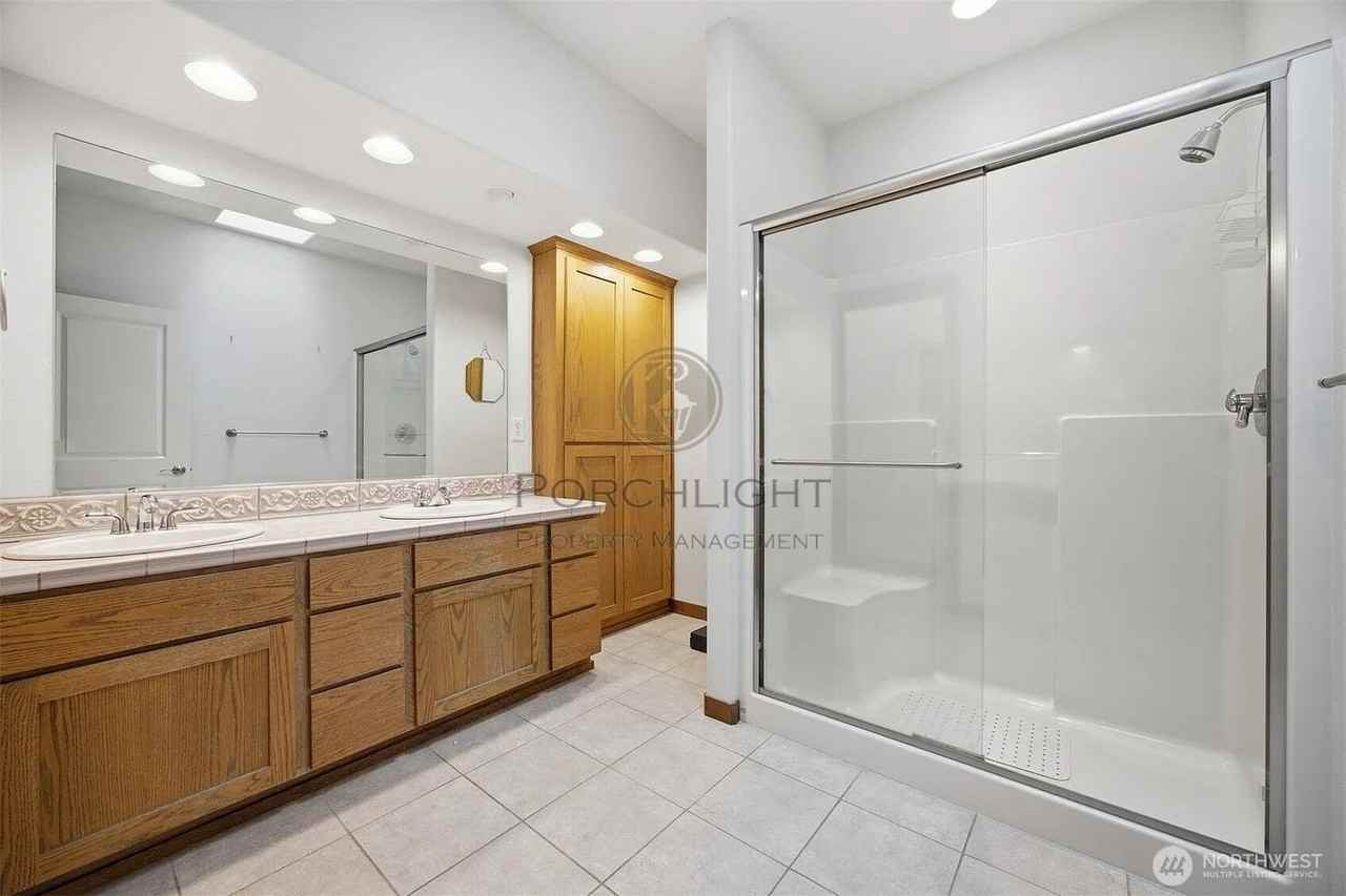 237 Creekview Crst #1 - Photo 5 of 25