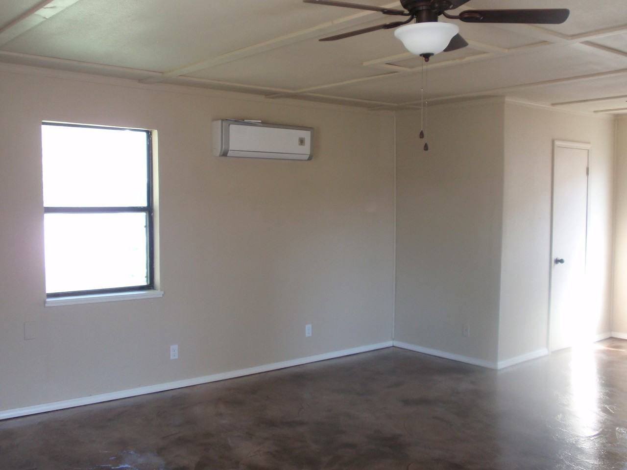 1217 Guinn Ln - Photo 4 of 8