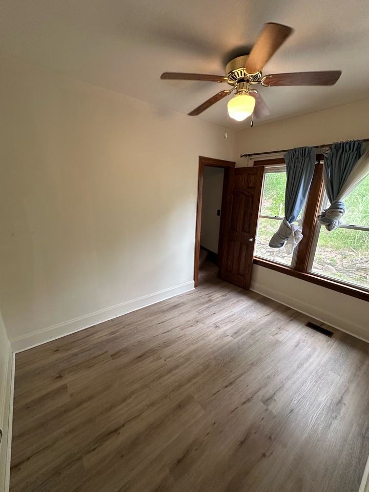 204 Shoup St #1 - Photo 4 of 13