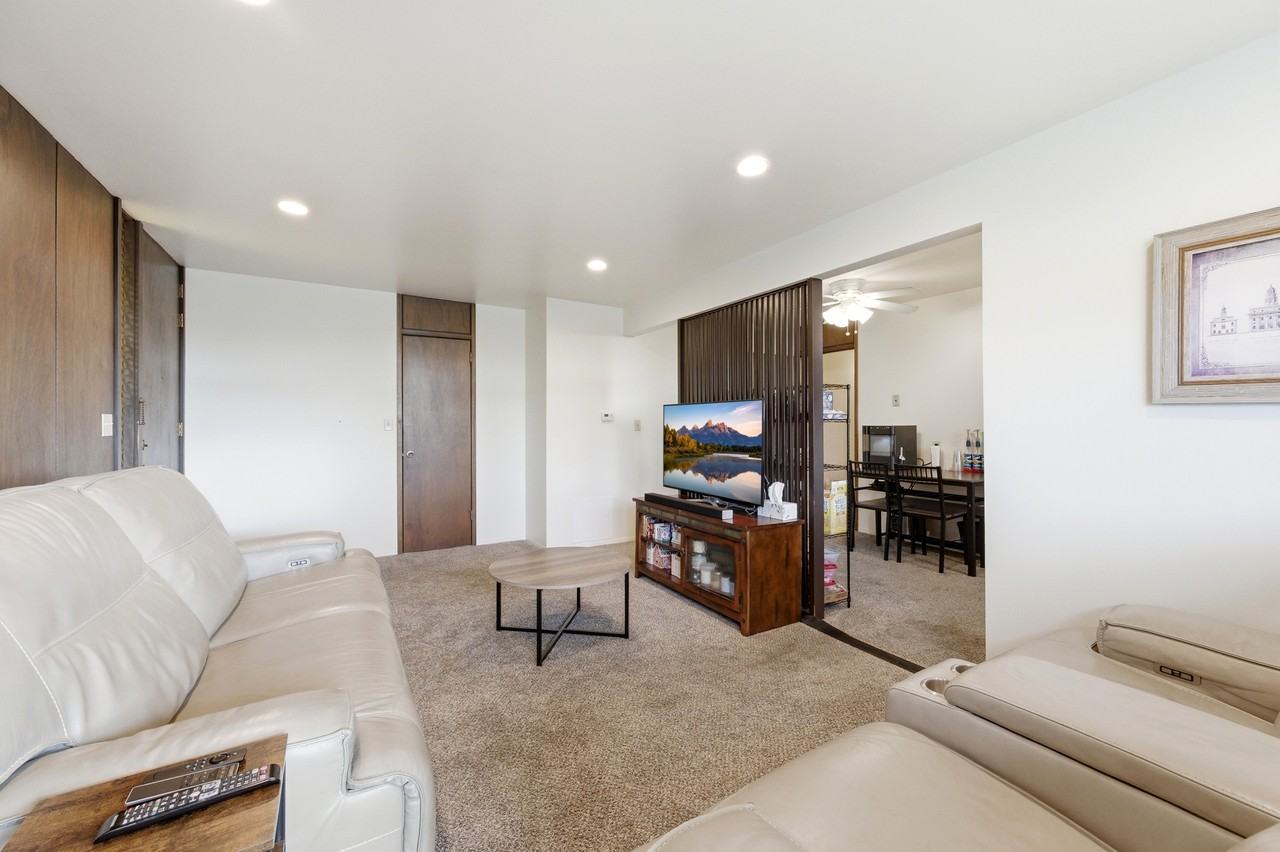 607 S 100 E #607 - Photo 4 of 19
