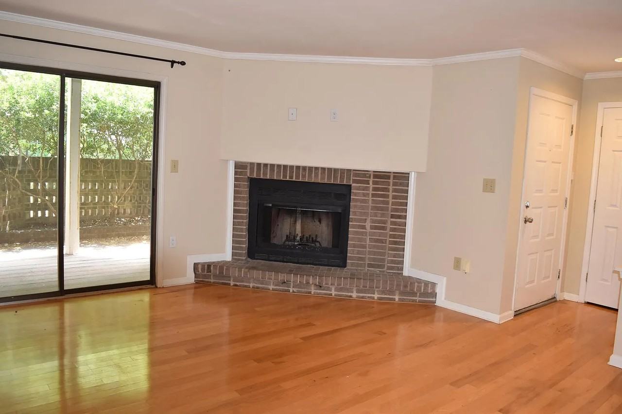 413 W 8th St #1 - Photo 5 of 11