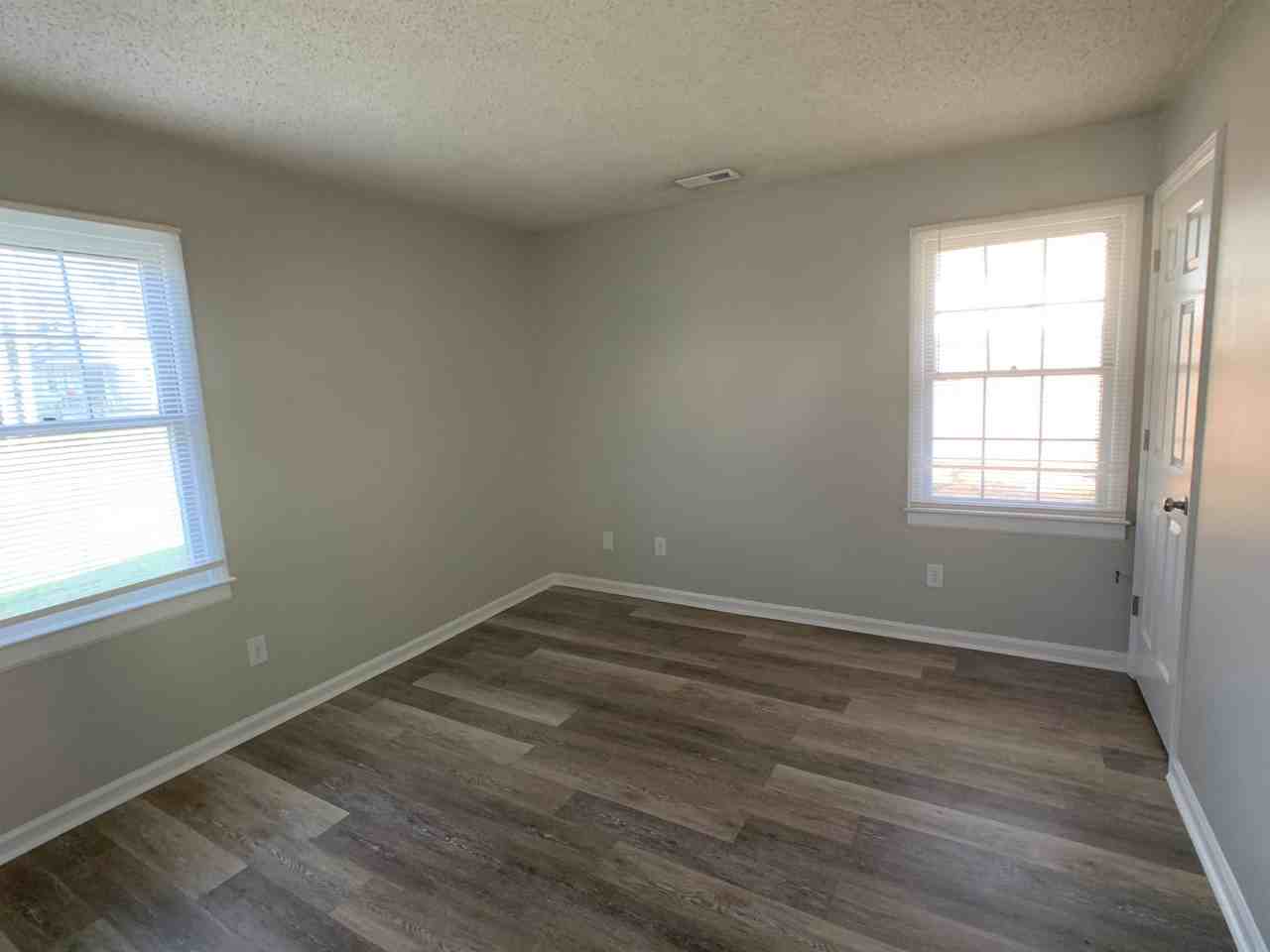 221 Welch Ave #B - Photo 6 of 9