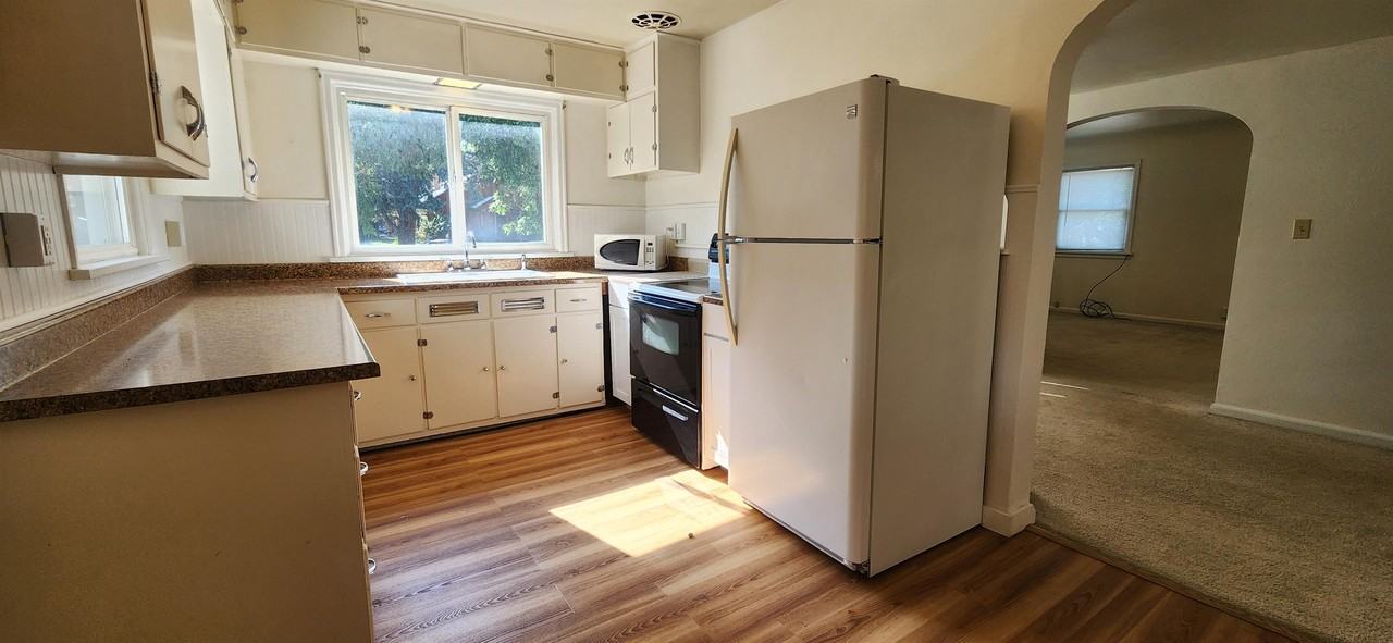 1212 S Willson Ave - Photo 2 of 15