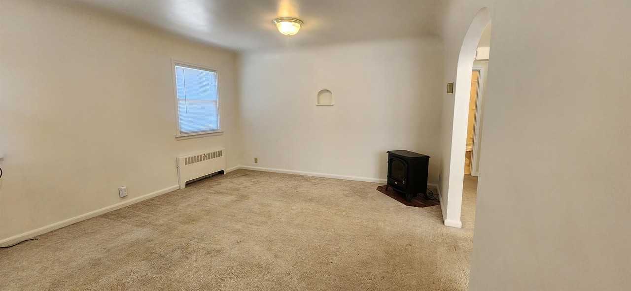 1212 S Willson Ave - Photo 5 of 15