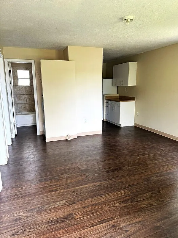 3015 C.R. Smith StreetUnit 41 #41 - Photo 3 of 10