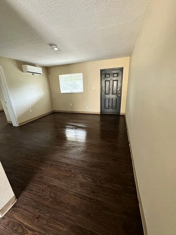 3015 C.R. Smith StreetUnit 41 #41 - Photo 4 of 10