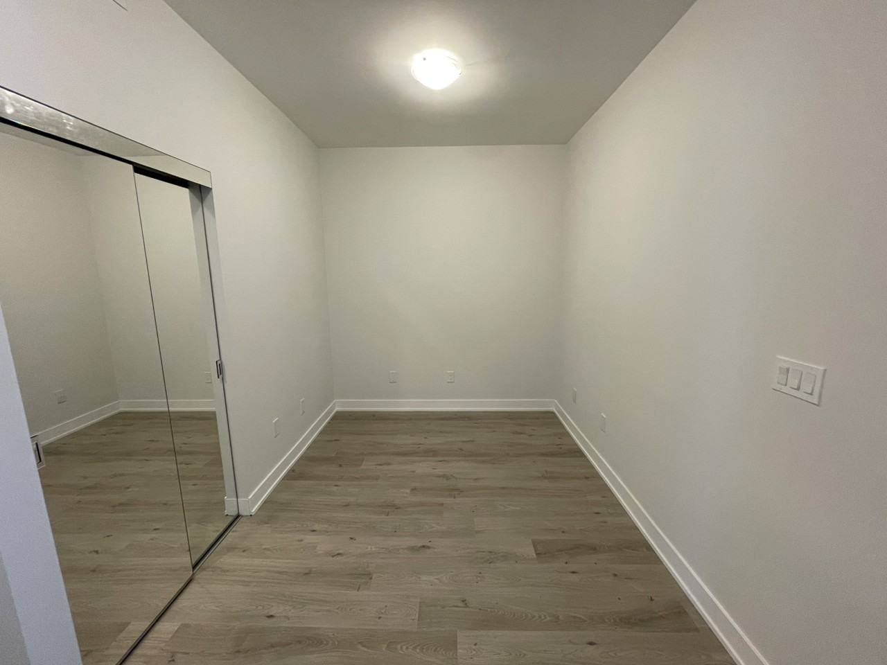 430 Square One Dr - Photo 2 of 8