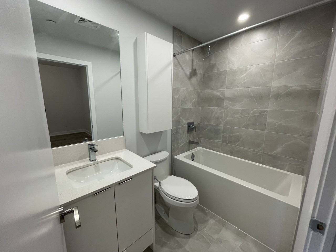 430 Square One Dr - Photo 3 of 8