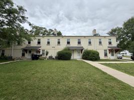 featured image of 216 Carpenter St #2