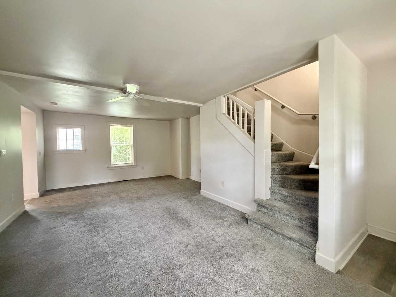 216 Carpenter St #2 - Photo 5 of 11