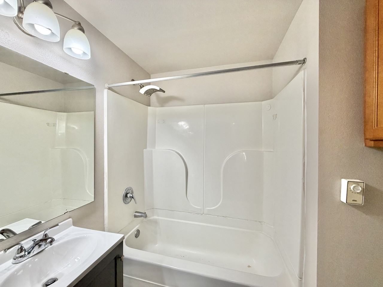 216 Carpenter St #2 - Photo 6 of 11