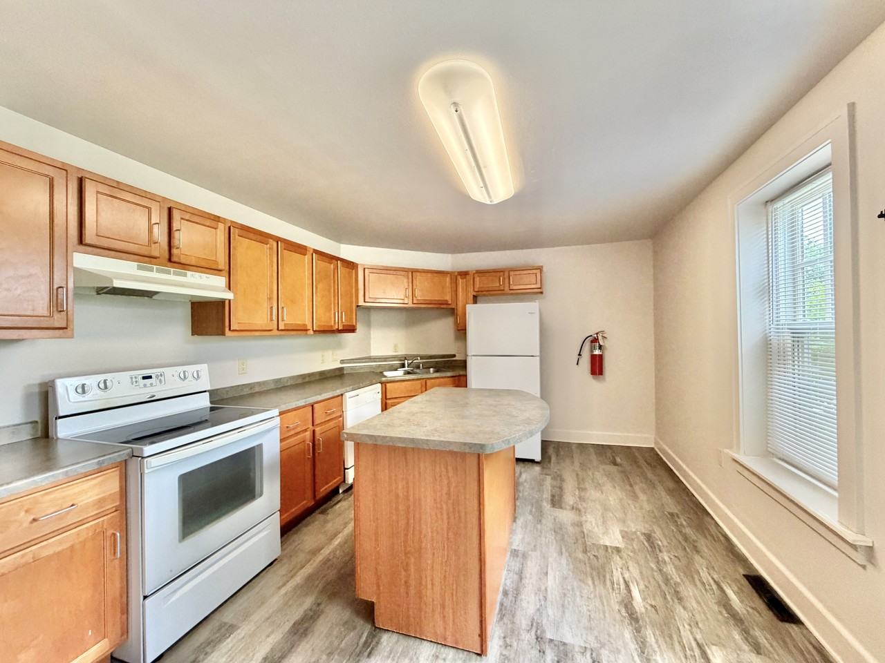 216 Carpenter St #2 - Photo 7 of 11