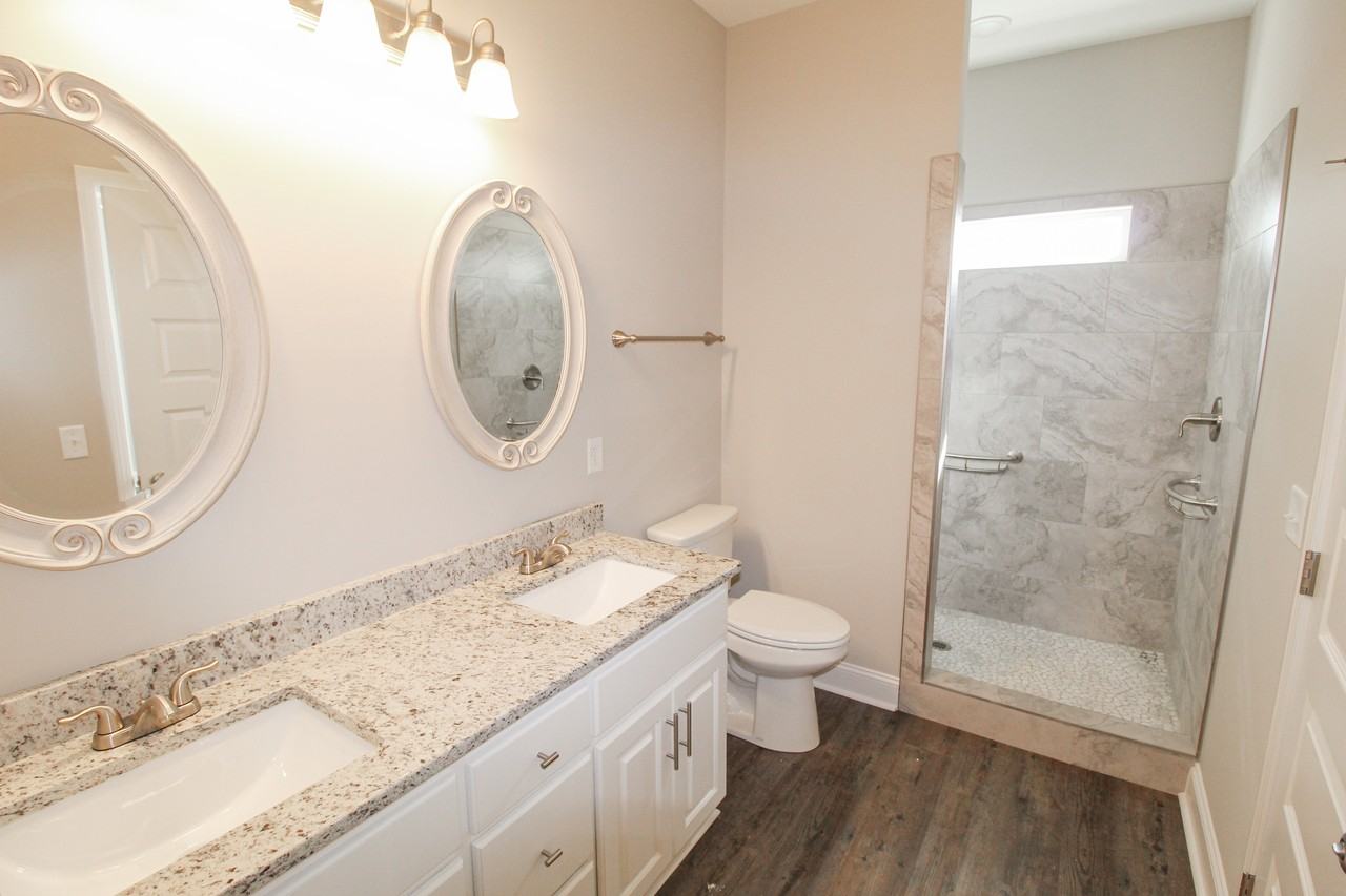 19 Grove Cir #1 - Photo 4 of 8