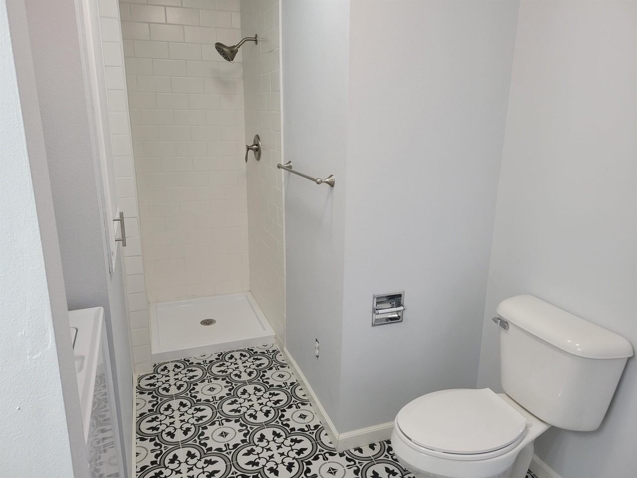 2251 Fairfax Dr #2251 - Photo 4 of 7
