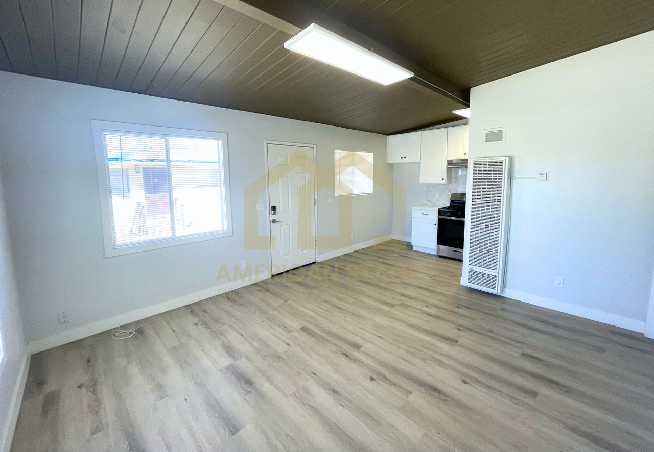 324 N L St #B - Photo 3 of 15
