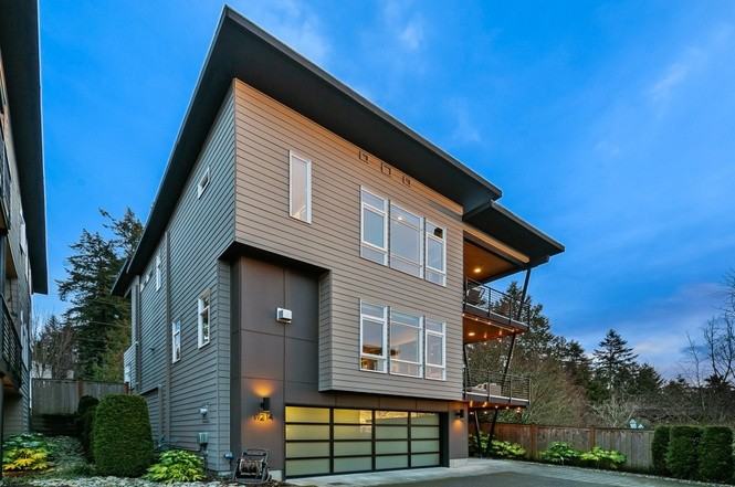 11214 Ne 68th St #1 - Photo 3 of 50
