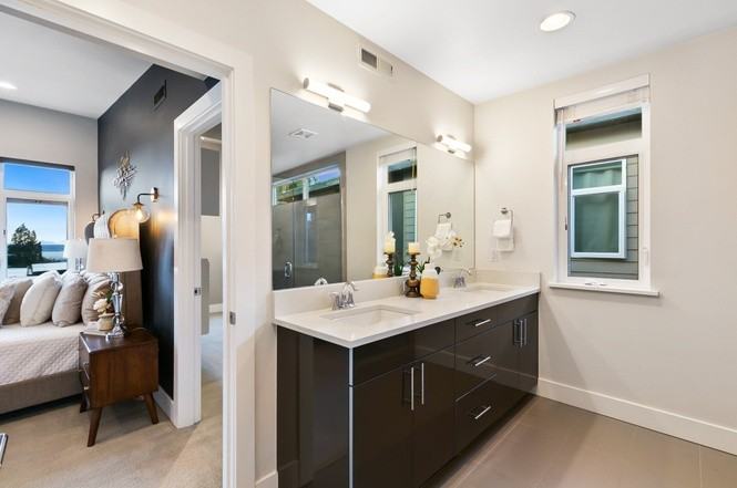 11214 Ne 68th St #1 - Photo 4 of 50