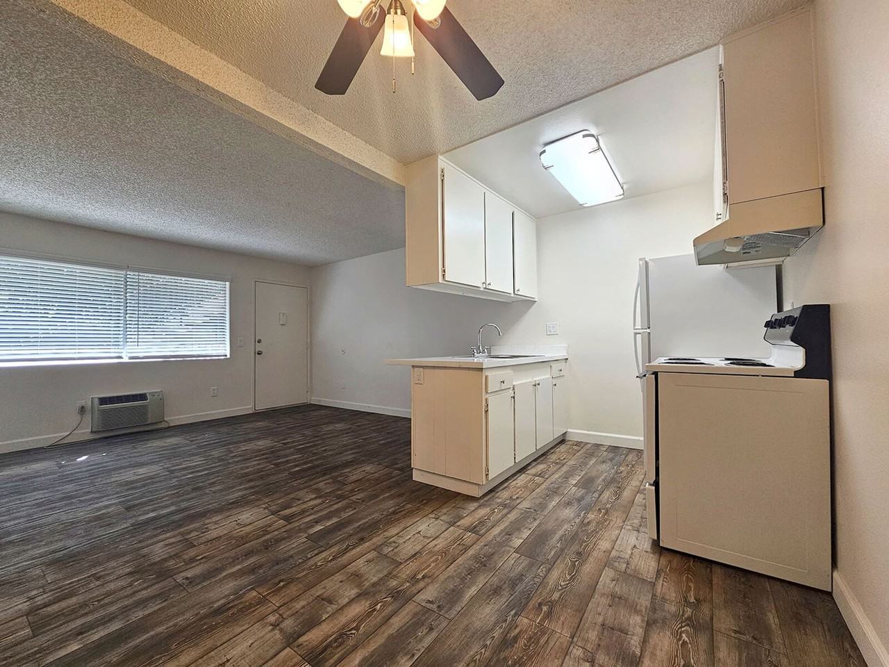 Summit Creek Apartments - Photo 2 of 17