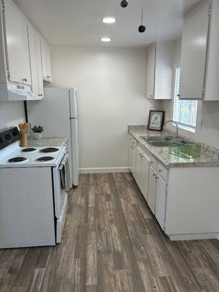 Summit Creek Apartments - Photo 6 of 17