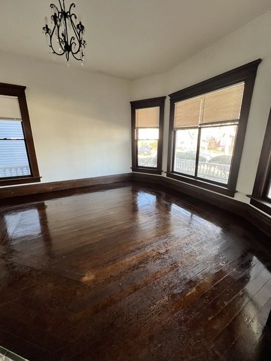 815 N Columbus St #815 - Photo 3 of 8