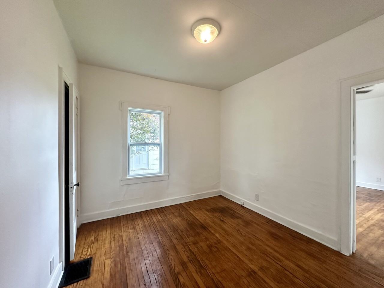 1401 8th Ave #1 - Photo 4 of 6
