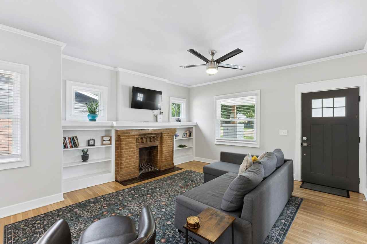 1424 Ne 8th St #1 - Photo 2 of 10