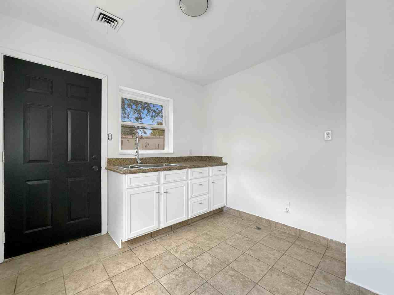 3044 Hickory Grove Ave #1 - Photo 2 of 10