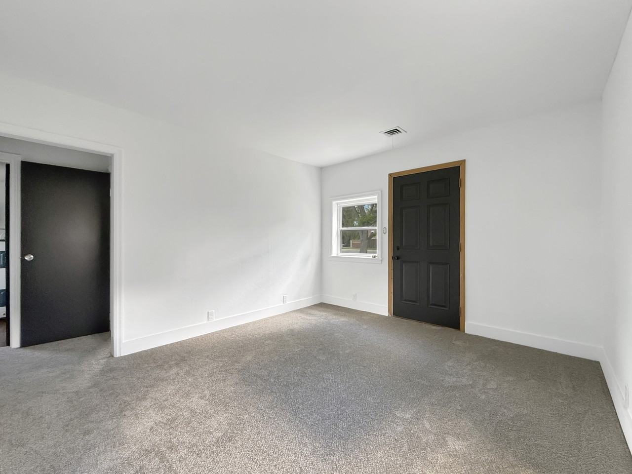 3044 Hickory Grove Ave #1 - Photo 4 of 10