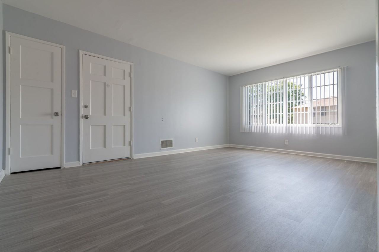 4044 West Blvd #A - Photo 5 of 12