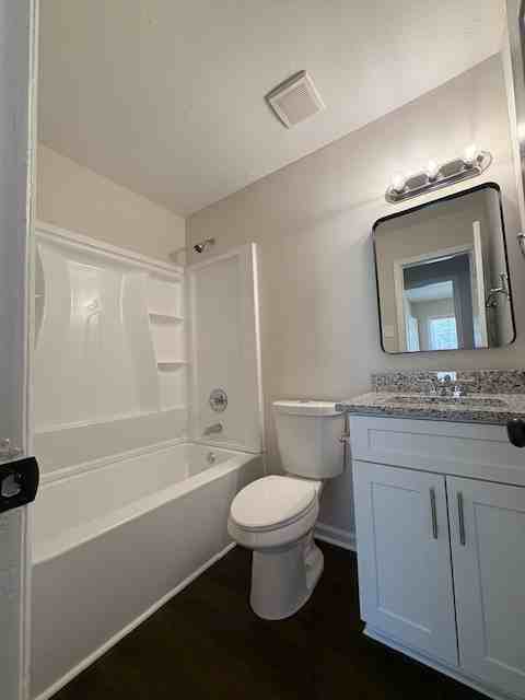2068 Kenwood Pl Se #1 - Photo 4 of 23