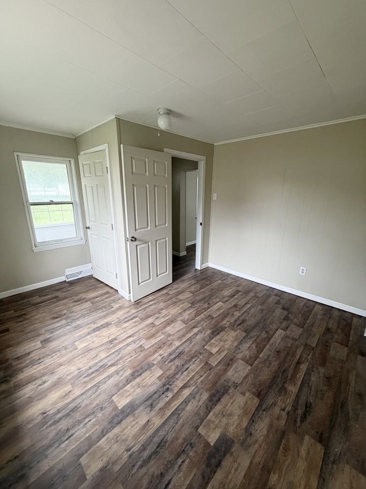 2245 Raymond Avenue - Front House - Photo 5 of 10