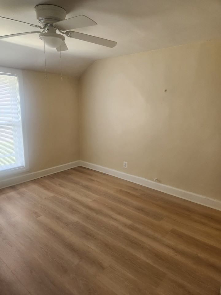 735 Camden Ave Sw #735 - Photo 4 of 8