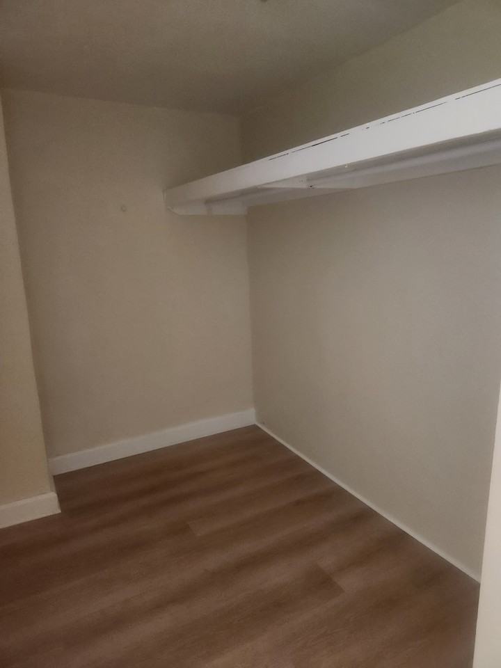 735 Camden Ave Sw #735 - Photo 6 of 8
